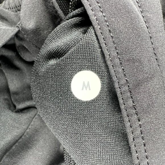 Lululemon Men's Size Medium Black 8.5" Response Running Athletic Shorts - Picture 8 of 8